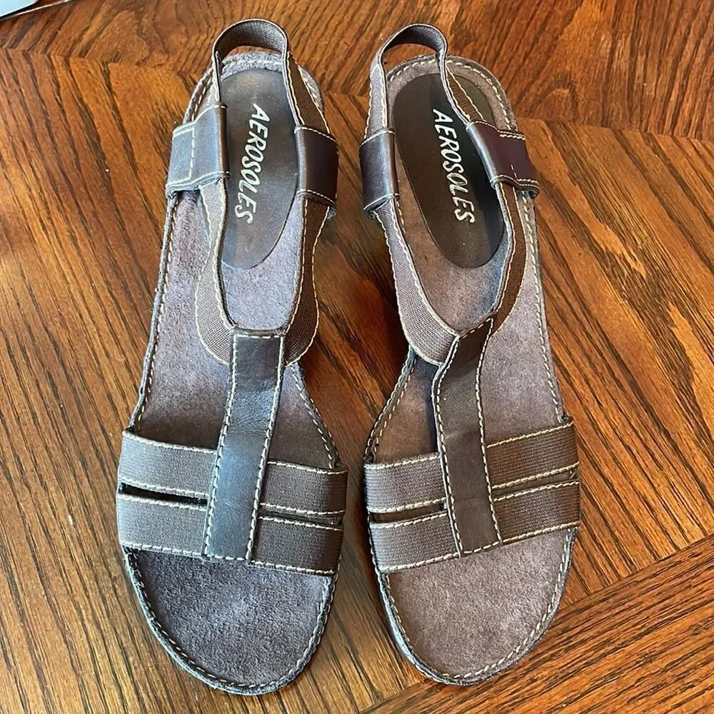 Aerosoles Loomy Tunes brown fabric T-Strap heeled comfort sandals